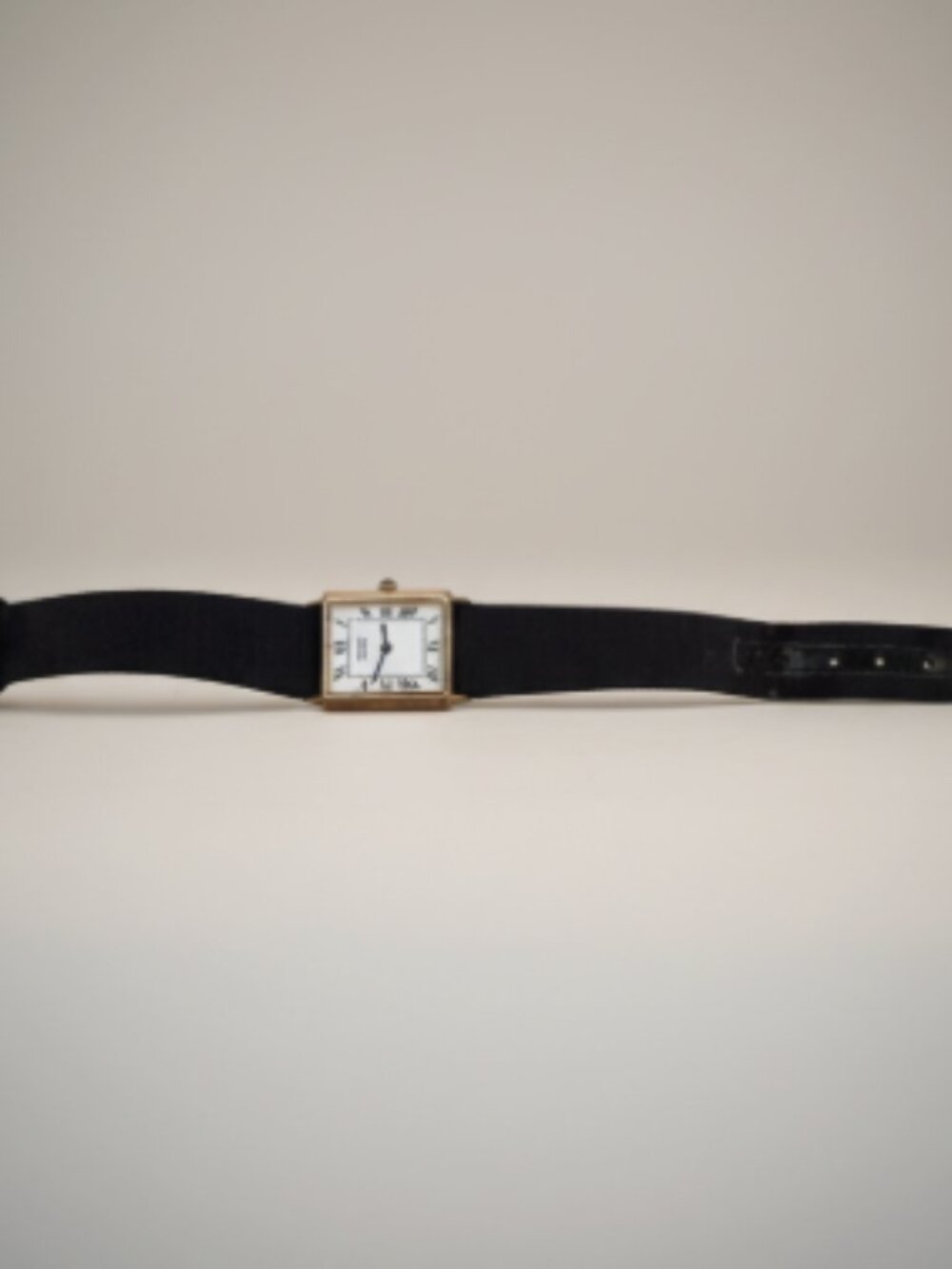 Vintage Seiko Tank Quartz Watch Gold Tone Roman Numeral Black Leather FOR REPAIR - Picture 5 of 12